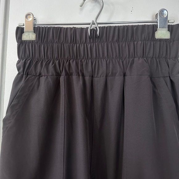 New In Women’s Size Medium Gray High-Waist Jogger Pants - Picture 6 of 12